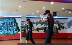 国外妹纸流行爵士舞蹈教学_爵士舞初级入门教学视频