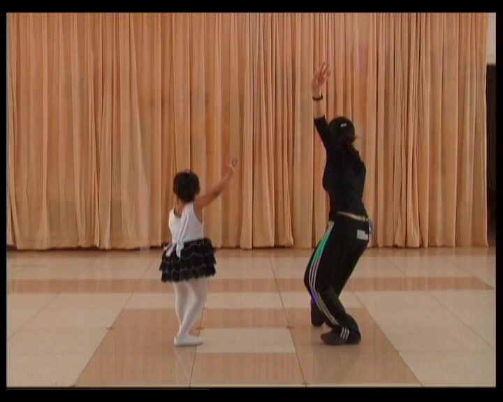 幼儿园小班创意集体舞9节视频课