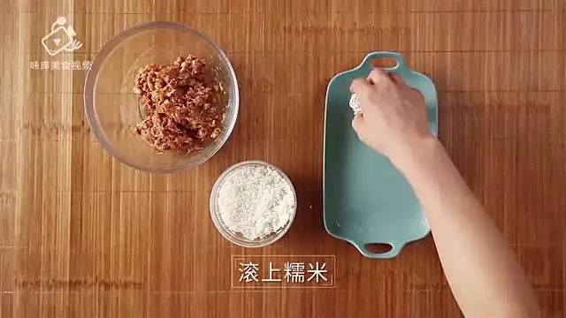 《365道名菜视频教程：轻松学做家常菜，变身厨房达人》